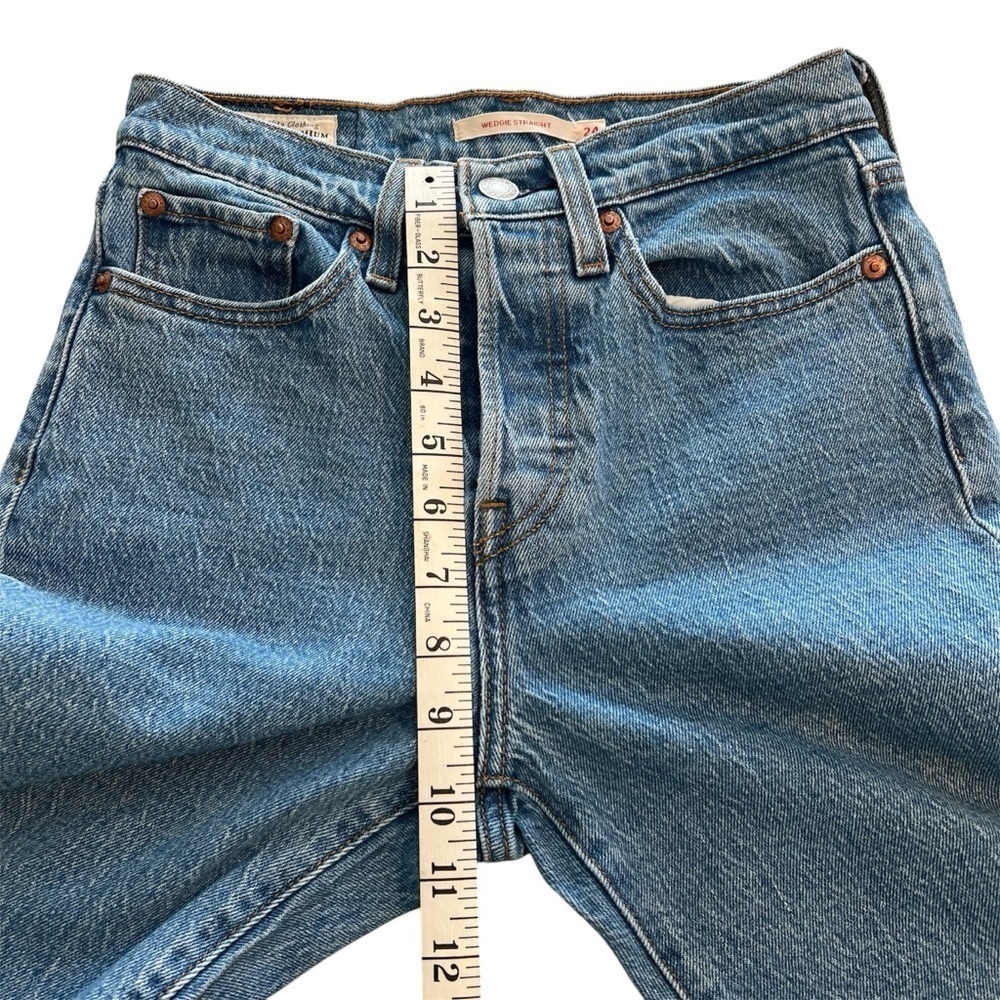 Levi’s Wedgie Straight Jeans With Button Fly & Raw Hem Size 24 - Picture 4 of 11